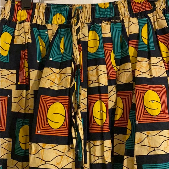 Beautiful African Ankara print skirt with pockets - Picture 4 of 4